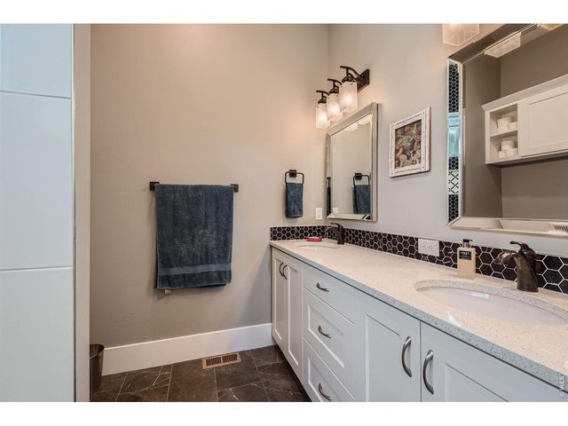 5279 Long Dr, Timnath, CO 80547