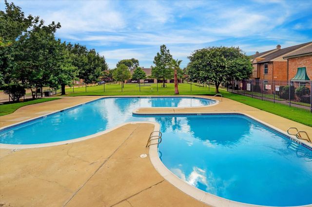 14664 Perthshire Road G, Houston, TX 77079