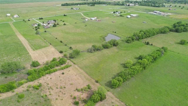 022 EAST LINE, Whitewright, TX 75491