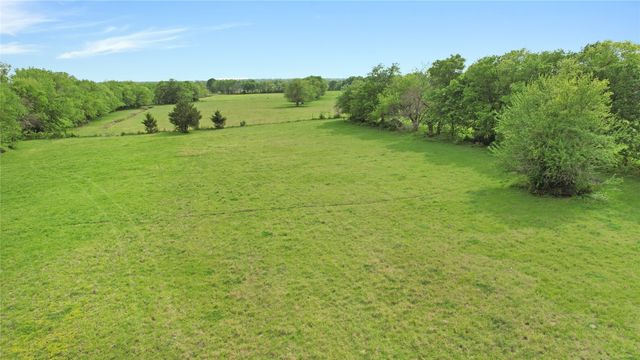 022 EAST LINE, Whitewright, TX 75491