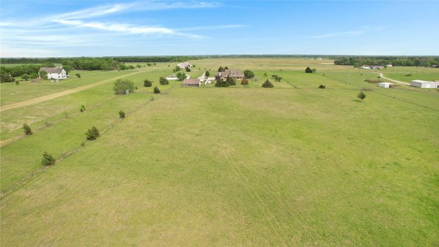 022 EAST LINE, Whitewright, TX 75491