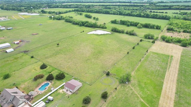 022 EAST LINE, Whitewright, TX 75491