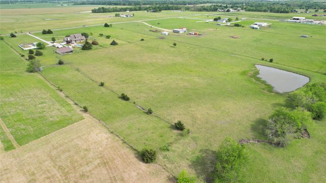 022 EAST LINE, Whitewright, TX 75491