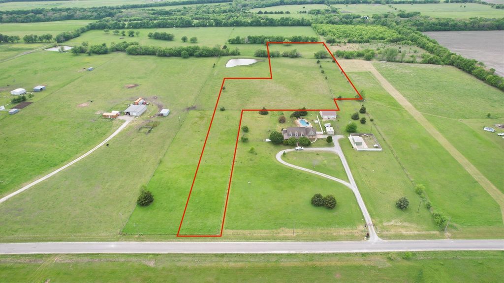 022 EAST LINE, Whitewright, TX 75491