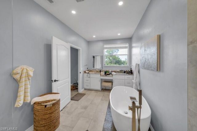 2736 Blue Cypress Lake CT, Cape Coral, FL 33909