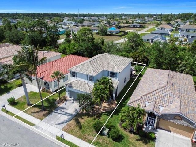 2736 Blue Cypress Lake CT, Cape Coral, FL 33909