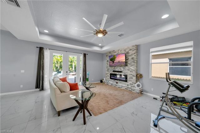 2736 Blue Cypress Lake CT, Cape Coral, FL 33909