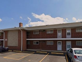 1107 HOLIDAY Lane 5, Des Plaines, IL 60016