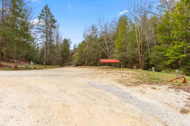 645-1 Right Fork Fixer Road, Beattyville, KY 41311