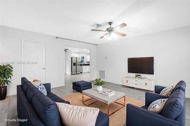 3430 N 65th Ave, Hollywood, FL 33024