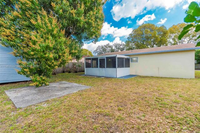 3430 N 65th Ave, Hollywood, FL 33024