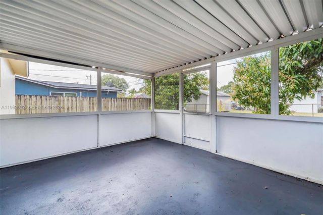 3430 N 65th Ave, Hollywood, FL 33024