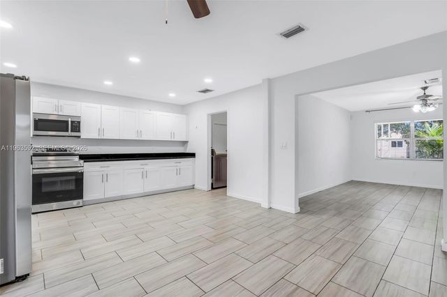 3430 N 65th Ave, Hollywood, FL 33024