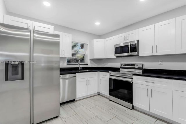 3430 N 65th Ave, Hollywood, FL 33024