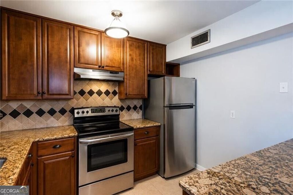14 Cantey Place NW, Atlanta, GA 30327 — photo 3