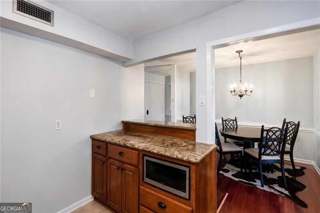 14 Cantey Place NW, Atlanta, GA 30327 — photo 4