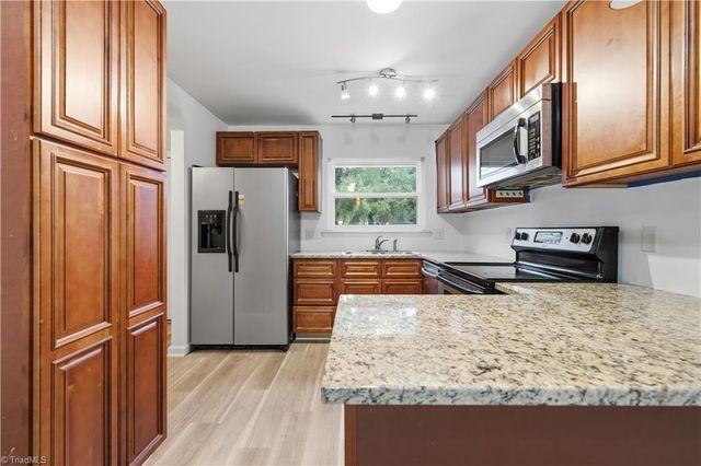 2215 Shadow Valley Road C, High Point, NC 27265