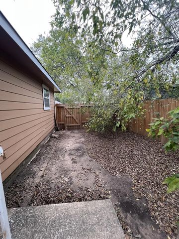 11007 Glenhollow Drive, Houston, TX 77048