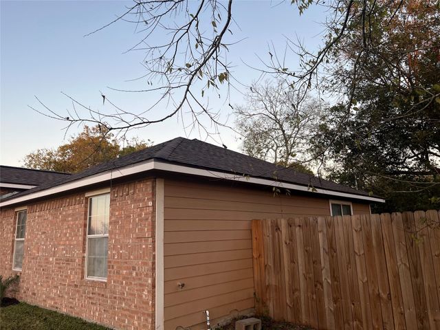 11007 Glenhollow Drive, Houston, TX 77048