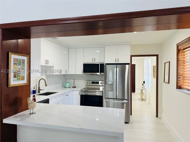 6401 SW 39th Ter, Miami, FL 33155