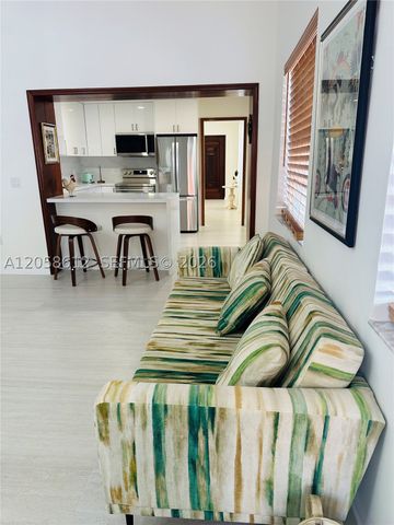 6401 SW 39th Ter, Miami, FL 33155