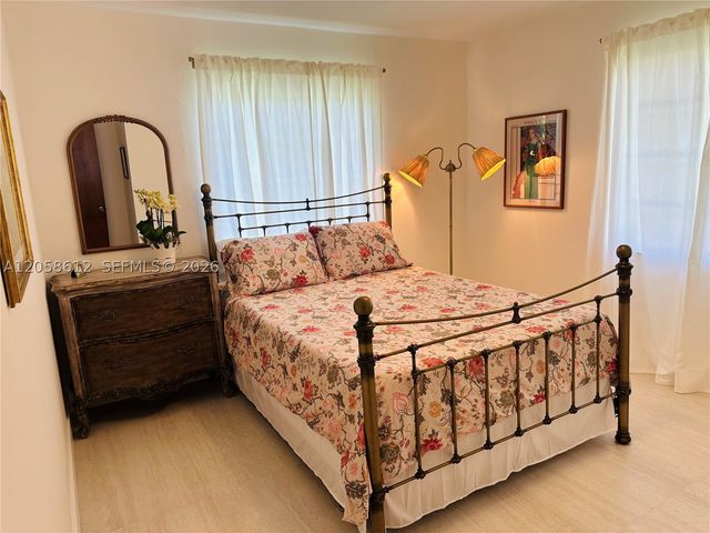 6401 SW 39th Ter, Miami, FL 33155
