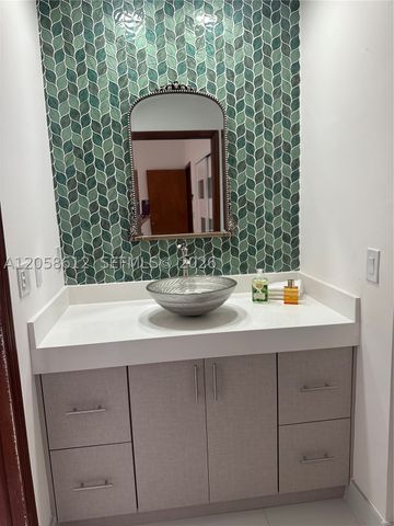 6401 SW 39th Ter, Miami, FL 33155