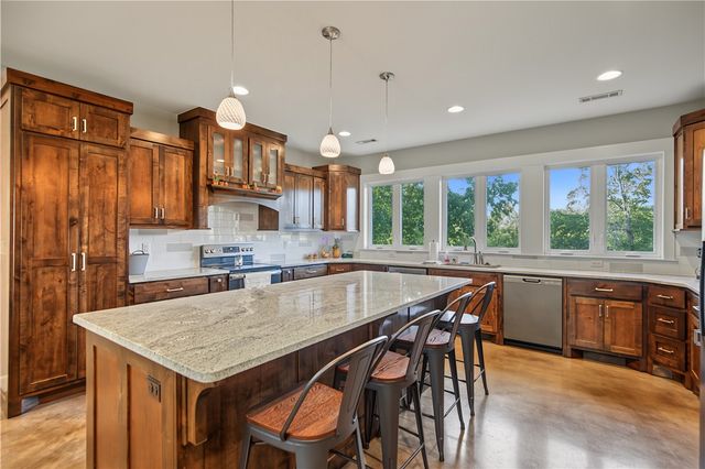 15040 Parrick Road, Gravette, AR 72736