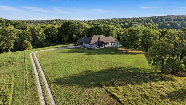 15040 Parrick Road, Gravette, AR 72736