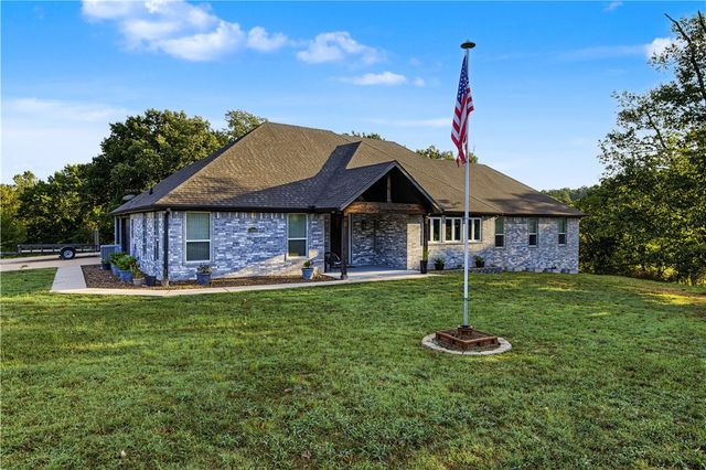 15040 Parrick Road, Gravette, AR 72736