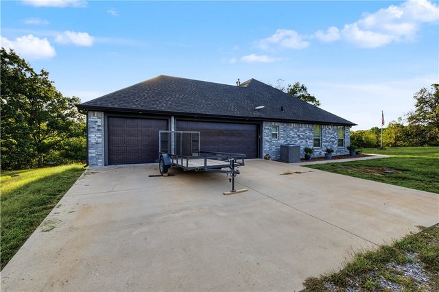 15040 Parrick Road, Gravette, AR 72736