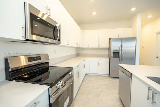 19507 SW 339 TERRACE, Homestead, FL 33034