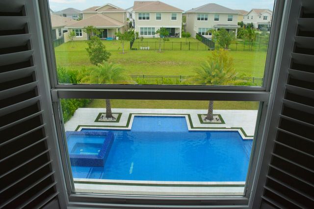 1402 Thistle Place, Loxahatchee, FL 33470