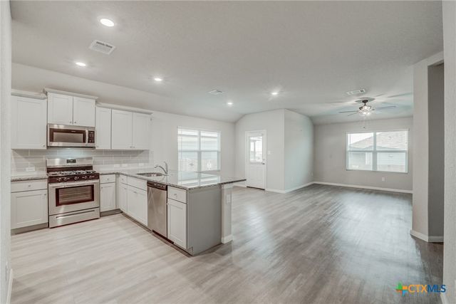 1945 Redstart, New Braunfels, TX 78130