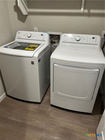 1945 Redstart, New Braunfels, TX 78130