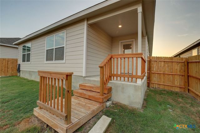 1945 Redstart, New Braunfels, TX 78130