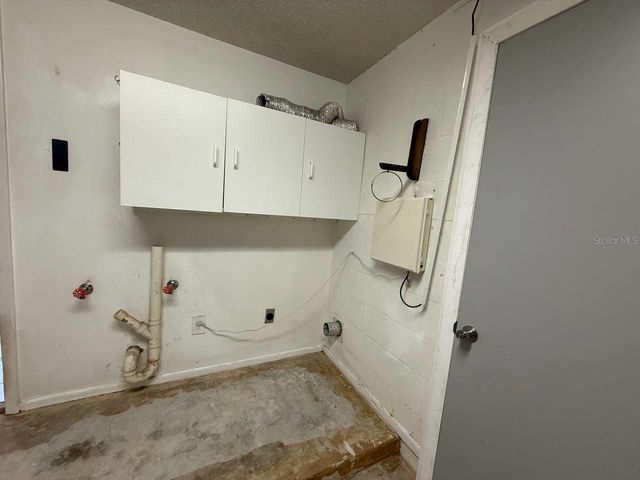 6124 18TH STREET, Zephyrhills, FL 33542