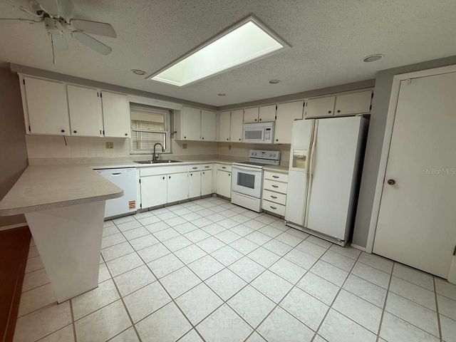 6124 18TH STREET, Zephyrhills, FL 33542