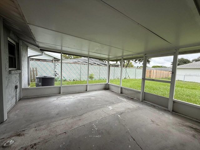 6124 18TH STREET, Zephyrhills, FL 33542