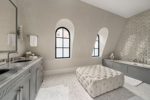 34 E 62nd Street, New York City, NY 10065