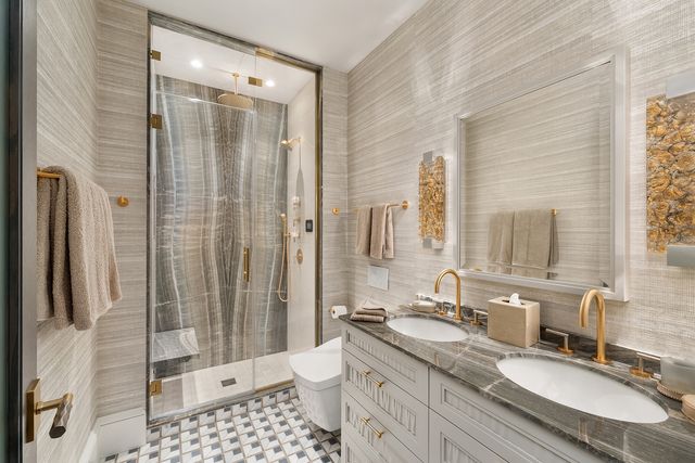 34 E 62nd Street, New York City, NY 10065