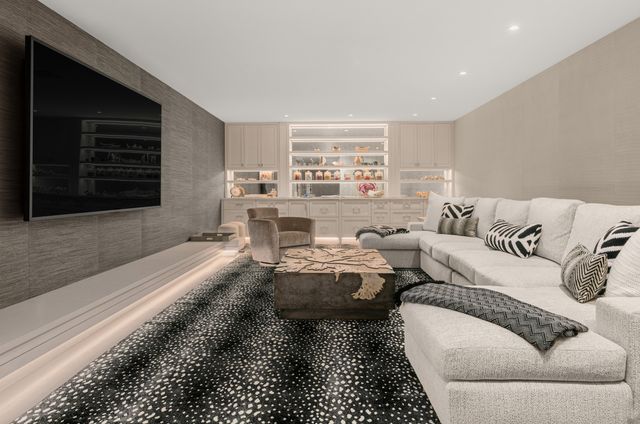 34 E 62nd Street, New York City, NY 10065