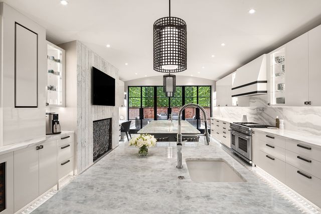 34 E 62nd Street, New York City, NY 10065