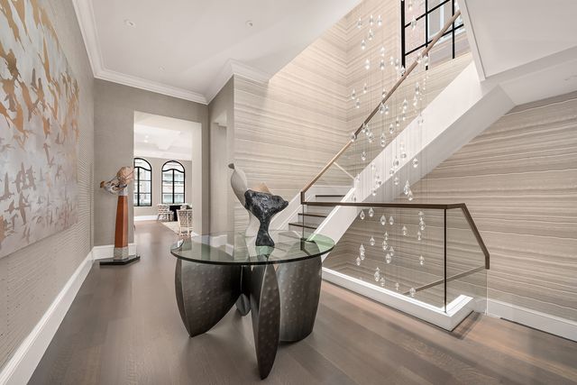 34 E 62nd Street, New York City, NY 10065