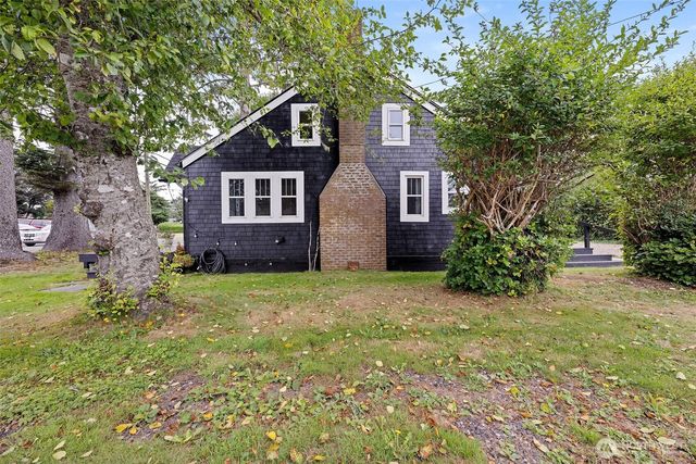 4202 L Place, Seaview, WA 98641