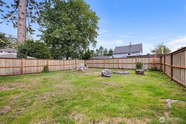 4202 L Place, Seaview, WA 98641