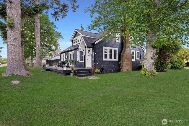 4202 L Place, Seaview, WA 98641