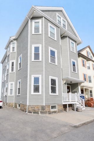 55 Reservoir Rd 2, Brookline, MA 02467