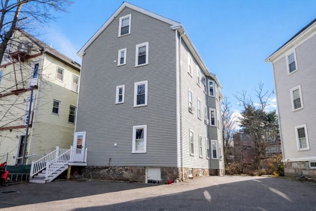 55 Reservoir Rd 2, Brookline, MA 02467