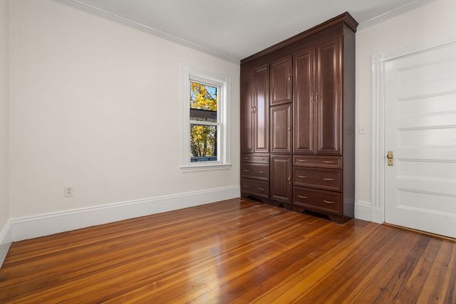 55 Reservoir Rd 2, Brookline, MA 02467